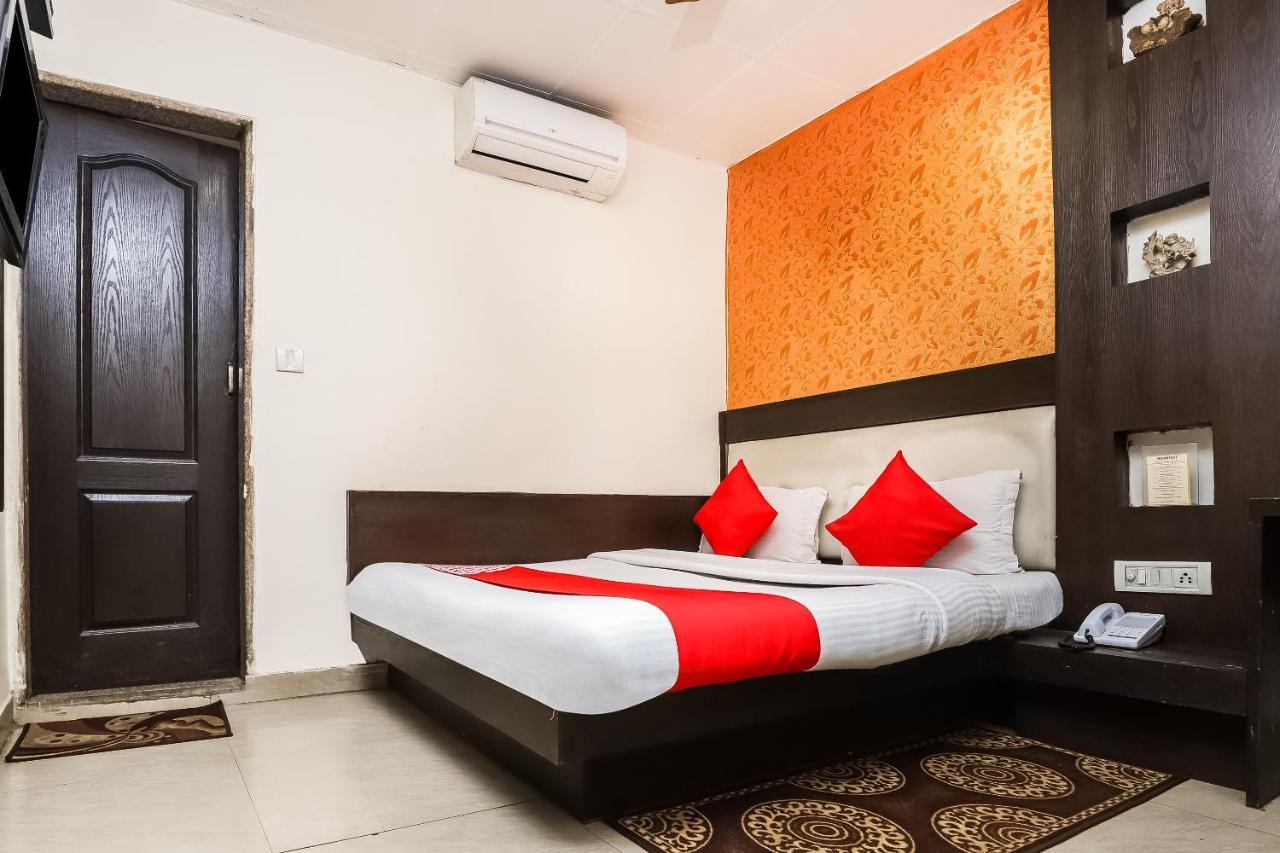 โอโย 6317 โฮเต็ล ศิวะพาเลซ Bed & Breakfast นิวเดลี ภายนอก รูปภาพ