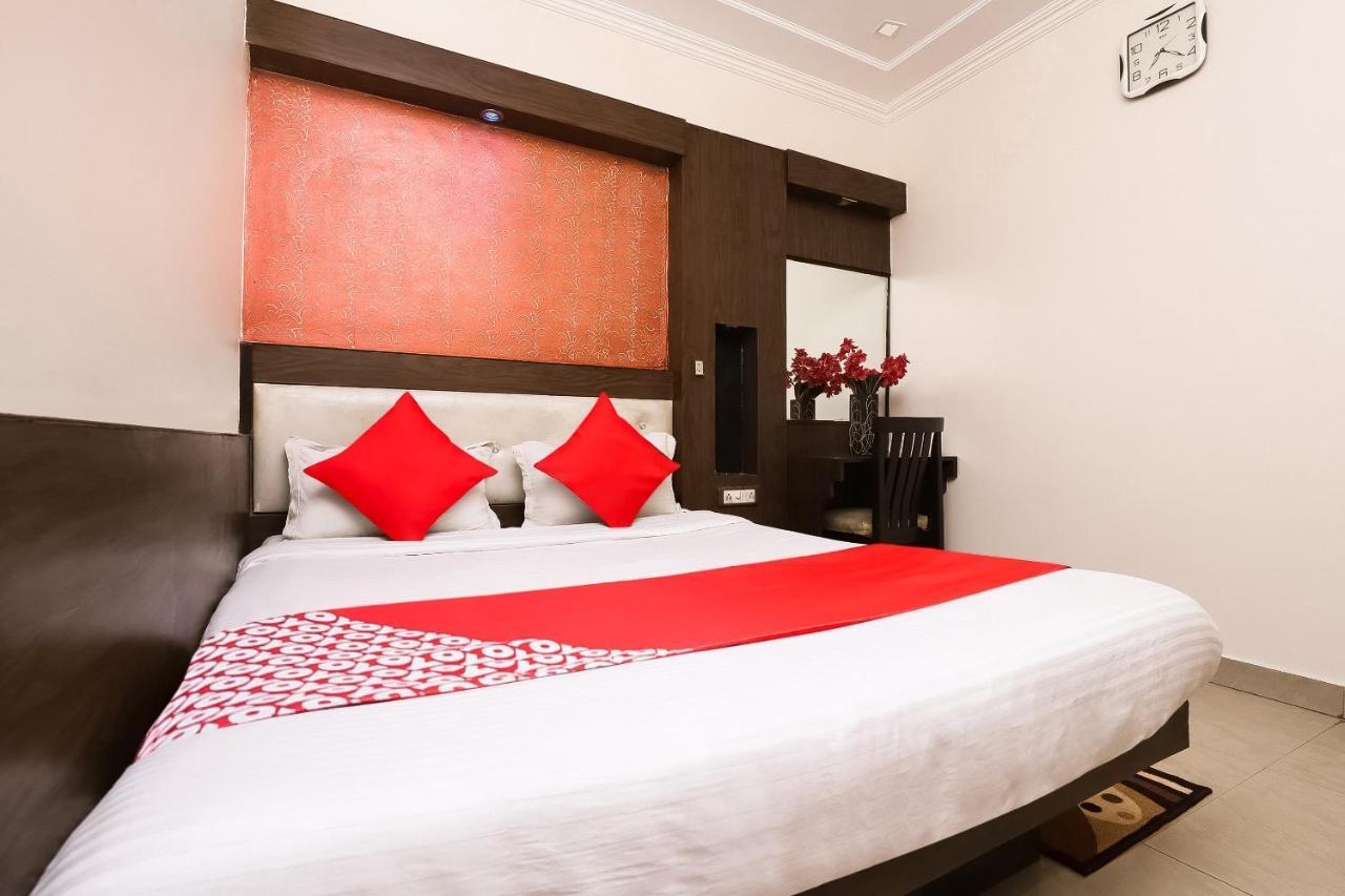 โอโย 6317 โฮเต็ล ศิวะพาเลซ Bed & Breakfast นิวเดลี ภายนอก รูปภาพ