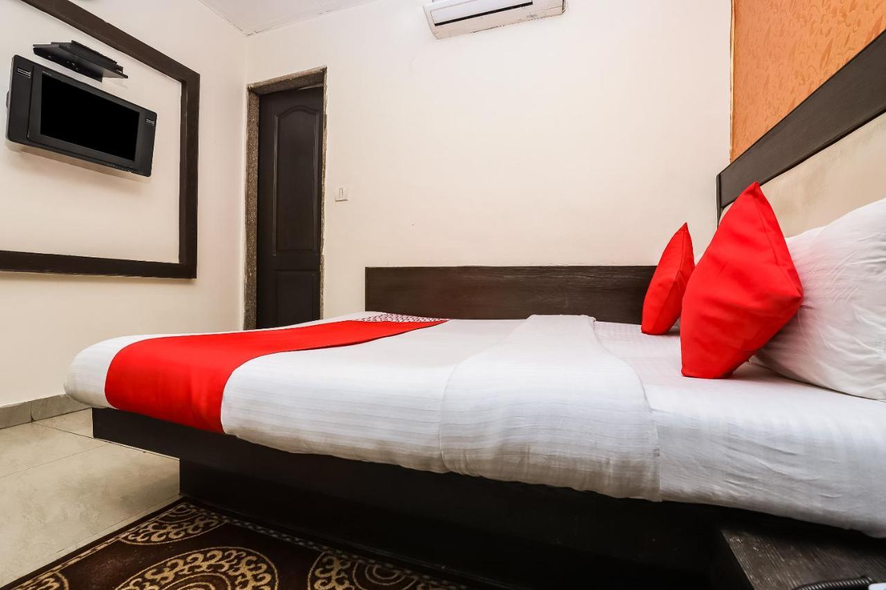 โอโย 6317 โฮเต็ล ศิวะพาเลซ Bed & Breakfast นิวเดลี ภายนอก รูปภาพ
