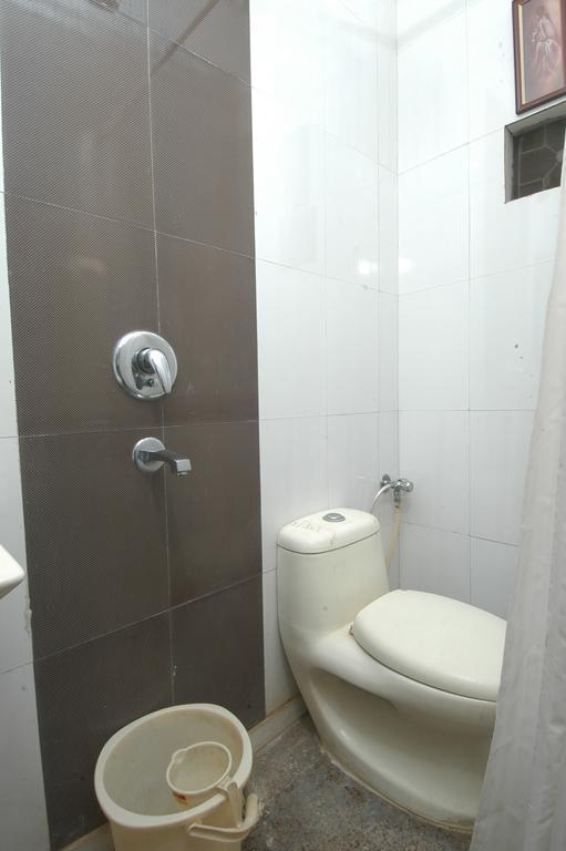 โอโย 6317 โฮเต็ล ศิวะพาเลซ Bed & Breakfast นิวเดลี ภายนอก รูปภาพ